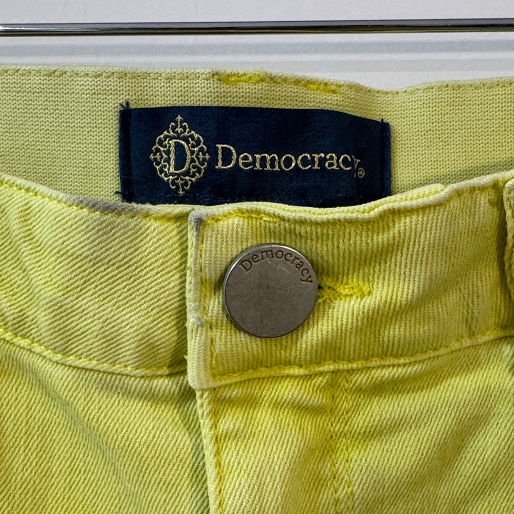 Democracy Women’s Lime Yellow High Rise Cropped Cuffed Jeans Size 2 - Picture 6 of 14